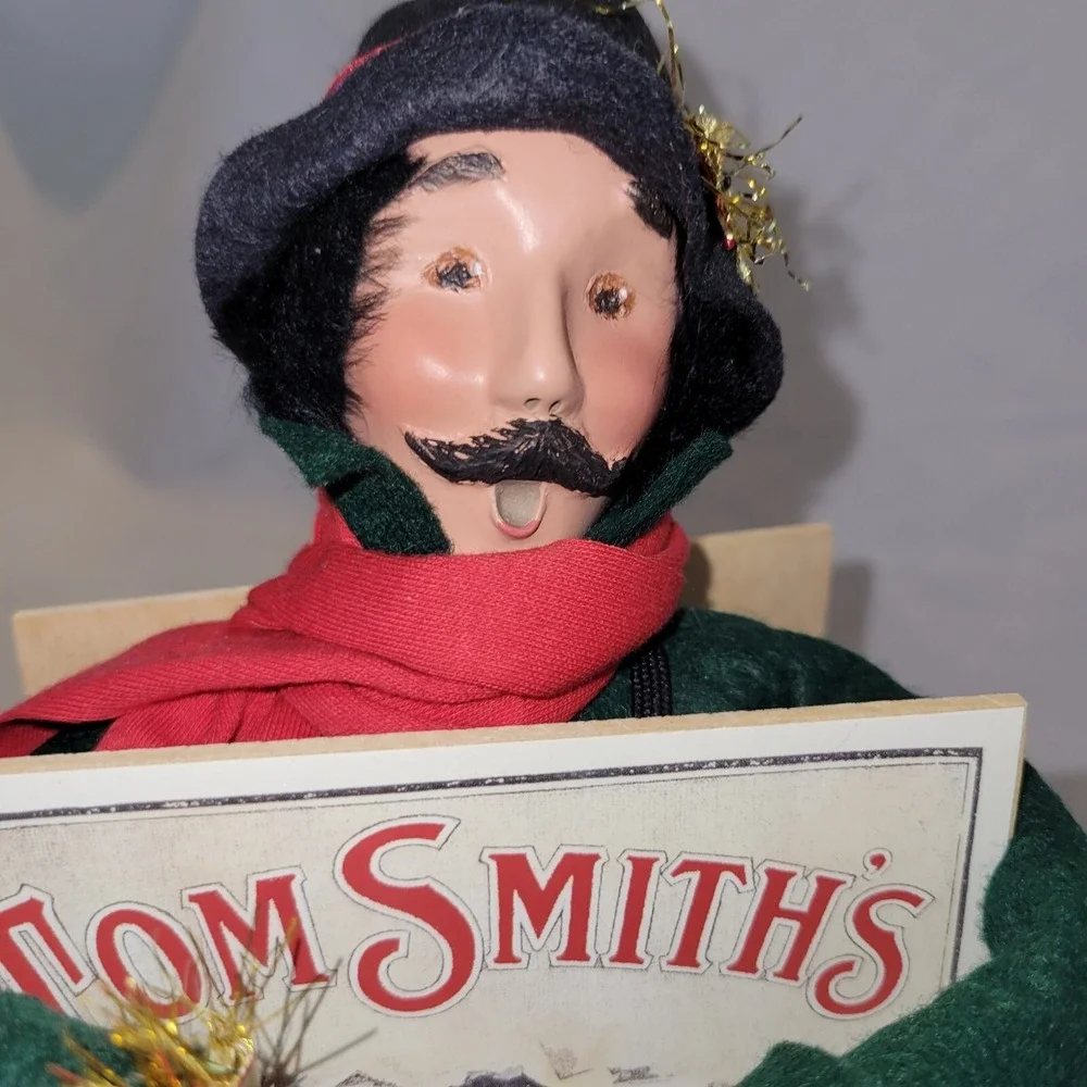 Byers‎ Choice Carolers Sandwich Board Man 